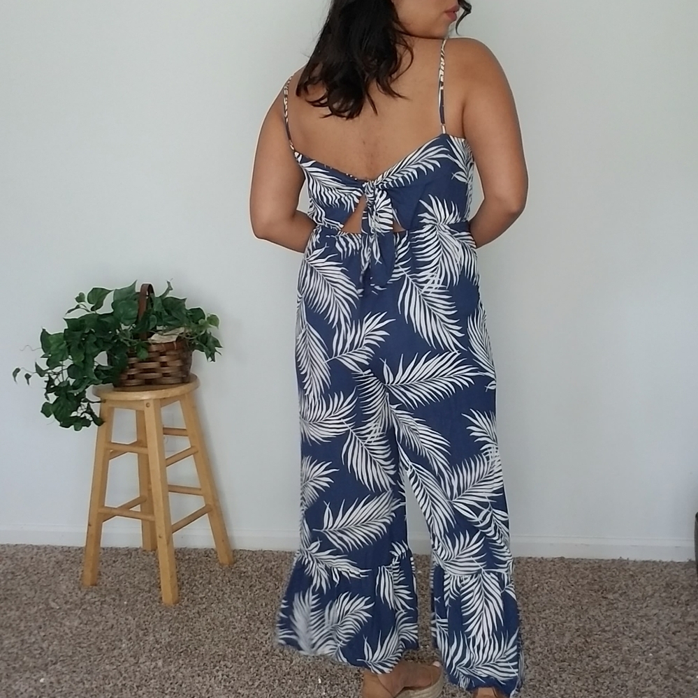 PALMTRESS BLUE PRINT TIE BACK JUMPSUIT - Picture 3 of 12